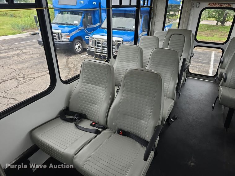 image for item DQ4424 2018 Senator II ST69923C shuttle bus