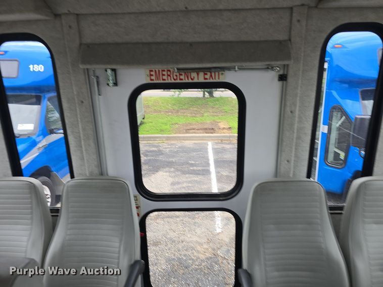 image for item DQ4424 2018 Senator II ST69923C shuttle bus