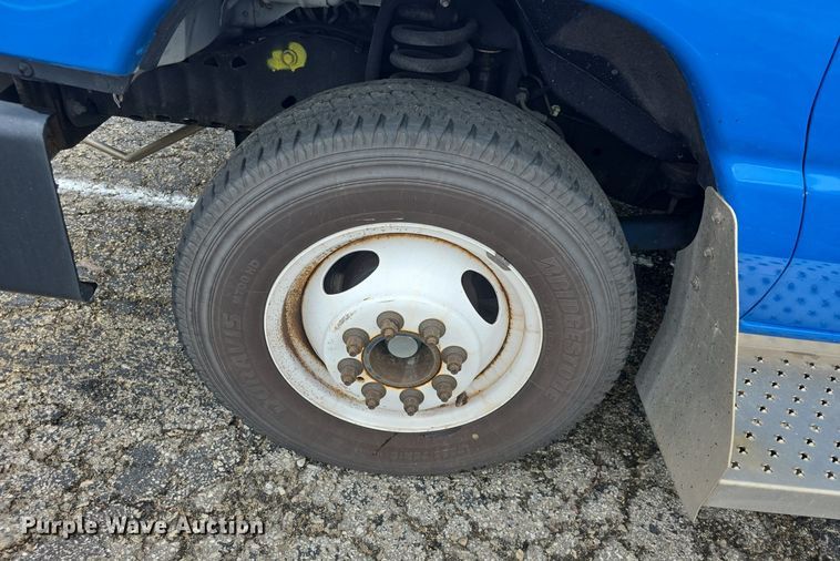 image for item DQ4424 2018 Senator II ST69923C shuttle bus