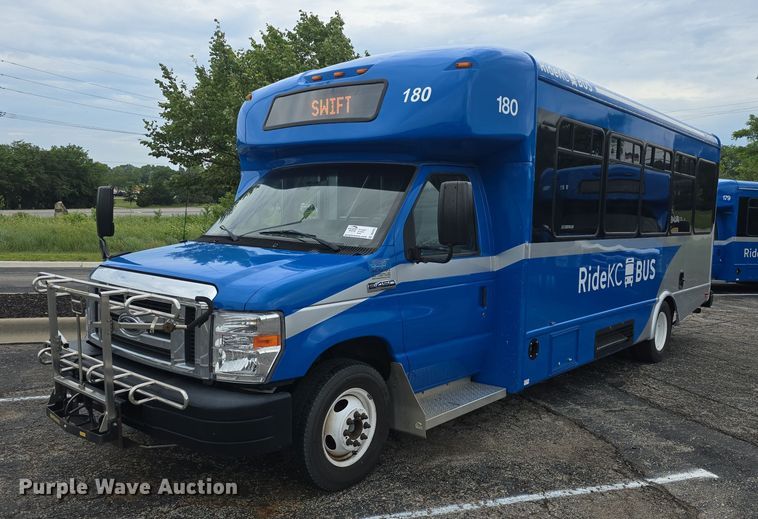 image for item DQ4425 2018 Senator II ST69923C shuttle bus