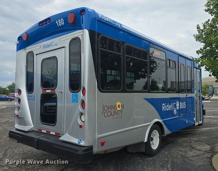 image for item DQ4425 2018 Senator II ST69923C shuttle bus