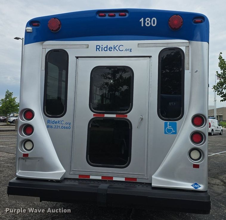 image for item DQ4425 2018 Senator II ST69923C shuttle bus