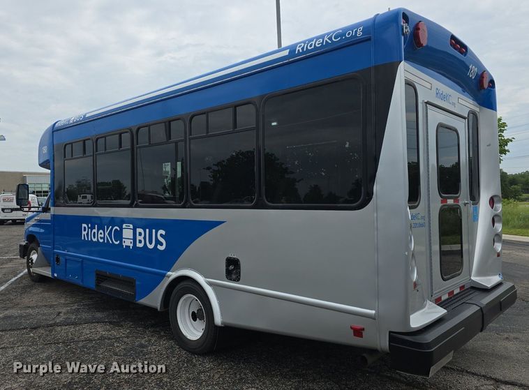 image for item DQ4425 2018 Senator II ST69923C shuttle bus