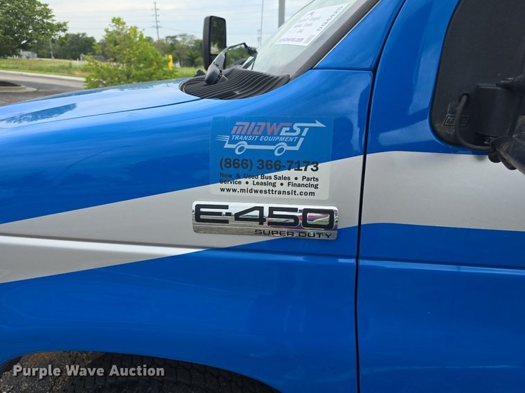 image for item DQ4425 2018 Senator II ST69923C shuttle bus