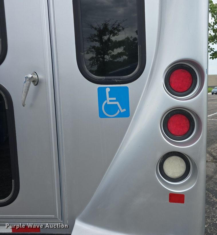 image for item DQ4425 2018 Senator II ST69923C shuttle bus