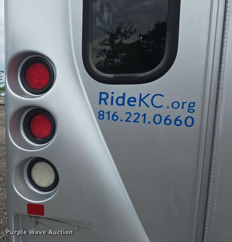 image for item DQ4425 2018 Senator II ST69923C shuttle bus