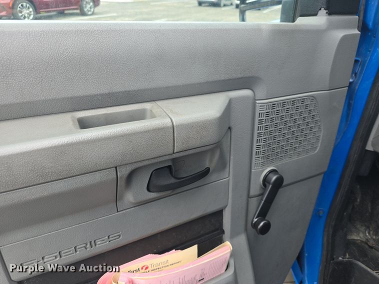 image for item DQ4425 2018 Senator II ST69923C shuttle bus