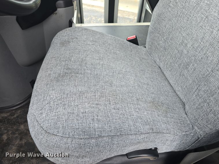 image for item DQ4425 2018 Senator II ST69923C shuttle bus