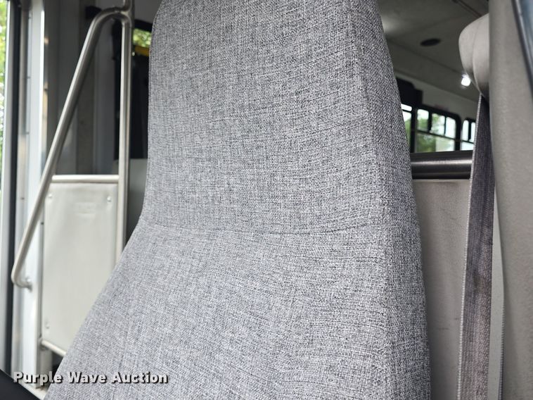 image for item DQ4425 2018 Senator II ST69923C shuttle bus