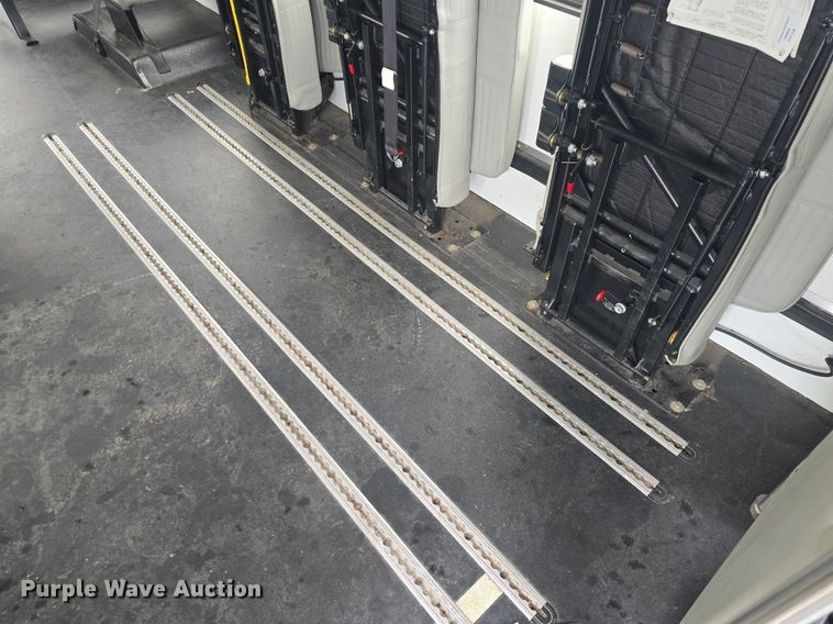 image for item DQ4425 2018 Senator II ST69923C shuttle bus