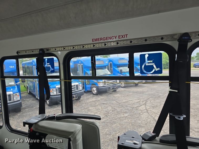 image for item DQ4425 2018 Senator II ST69923C shuttle bus