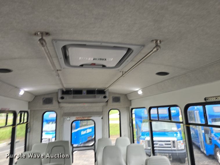 image for item DQ4425 2018 Senator II ST69923C shuttle bus