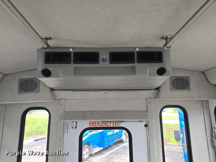 image for item DQ4425 2018 Senator II ST69923C shuttle bus