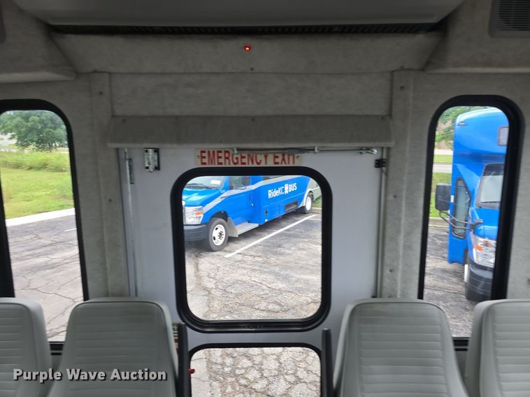 image for item DQ4425 2018 Senator II ST69923C shuttle bus