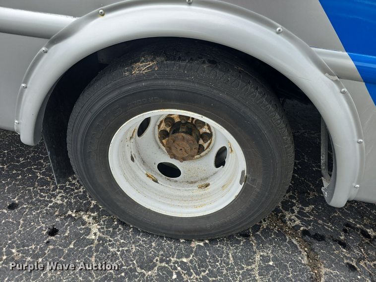 image for item DQ4425 2018 Senator II ST69923C shuttle bus