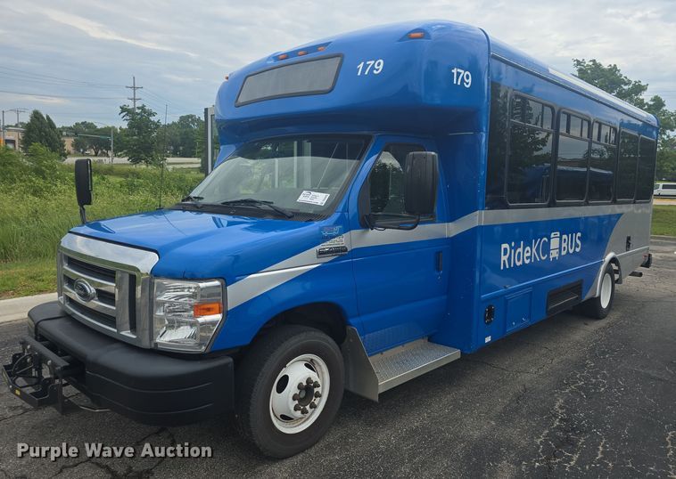 image for item DQ4426 2018 Senator II ST69941C shuttle bus