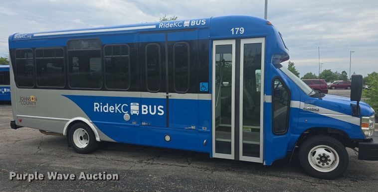 image for item DQ4426 2018 Senator II ST69941C shuttle bus