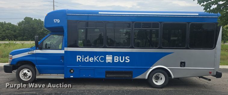 image for item DQ4426 2018 Senator II ST69941C shuttle bus