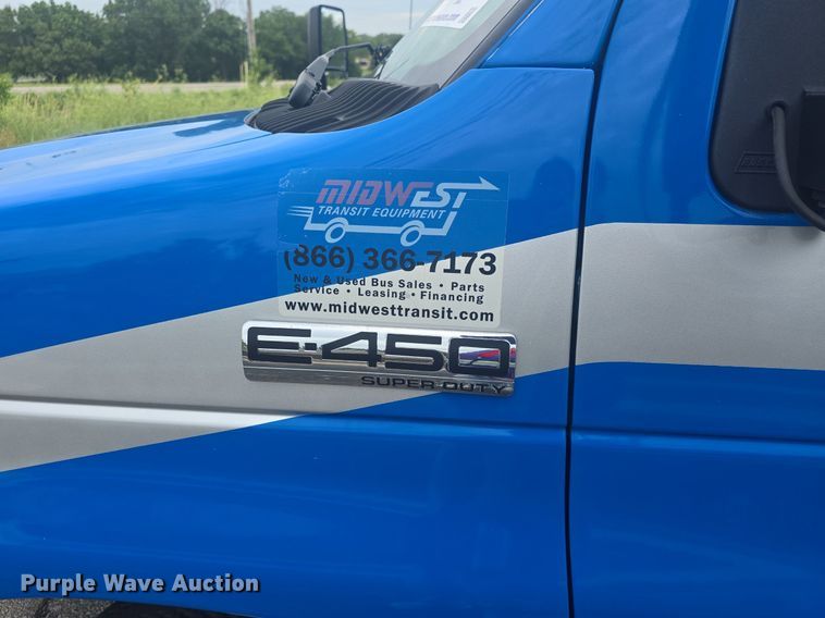 image for item DQ4426 2018 Senator II ST69941C shuttle bus