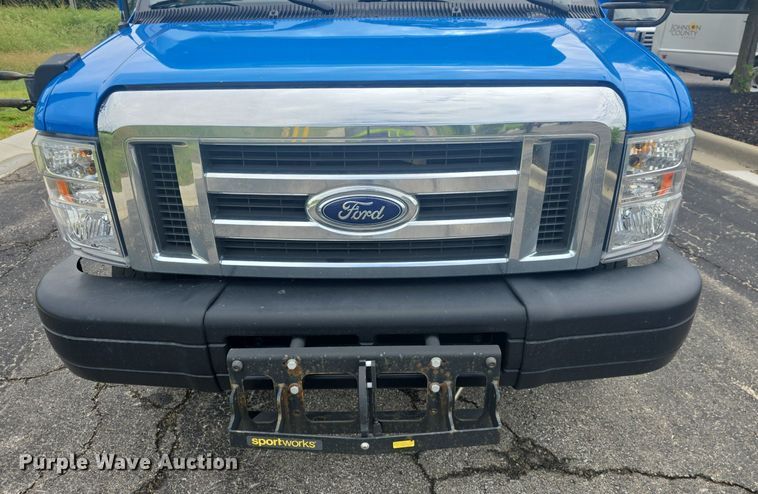 image for item DQ4426 2018 Senator II ST69941C shuttle bus