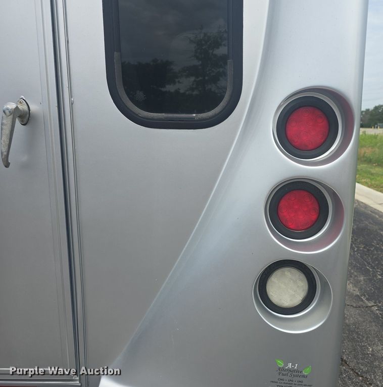 image for item DQ4426 2018 Senator II ST69941C shuttle bus