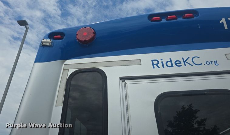 image for item DQ4426 2018 Senator II ST69941C shuttle bus