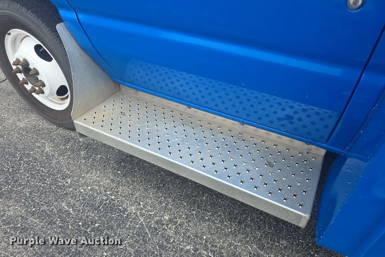 image for item DQ4426 2018 Senator II ST69941C shuttle bus