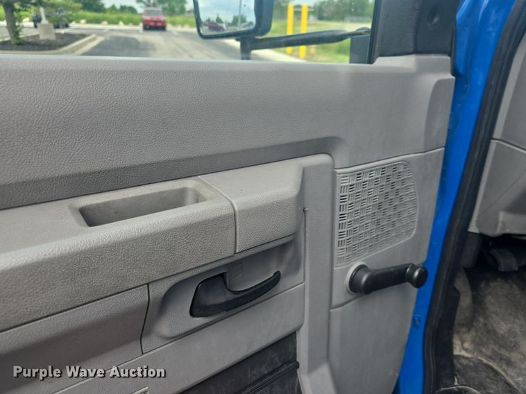 image for item DQ4426 2018 Senator II ST69941C shuttle bus