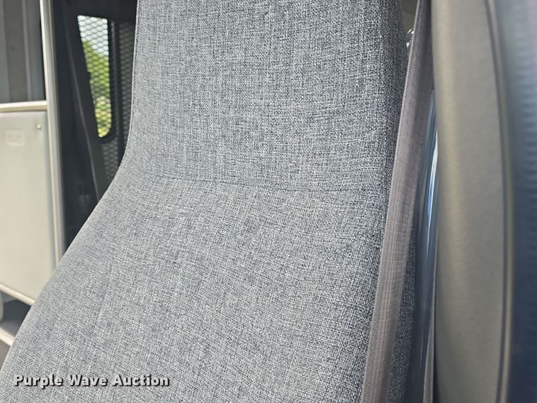 image for item DQ4426 2018 Senator II ST69941C shuttle bus