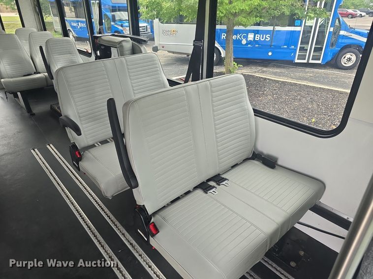 image for item DQ4426 2018 Senator II ST69941C shuttle bus