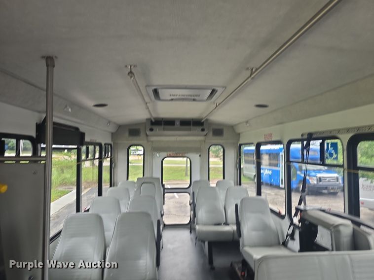 image for item DQ4426 2018 Senator II ST69941C shuttle bus