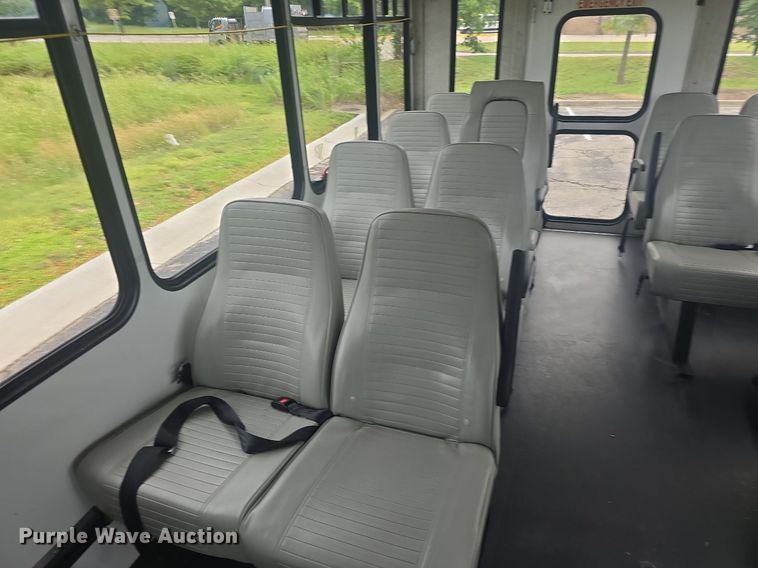 image for item DQ4426 2018 Senator II ST69941C shuttle bus