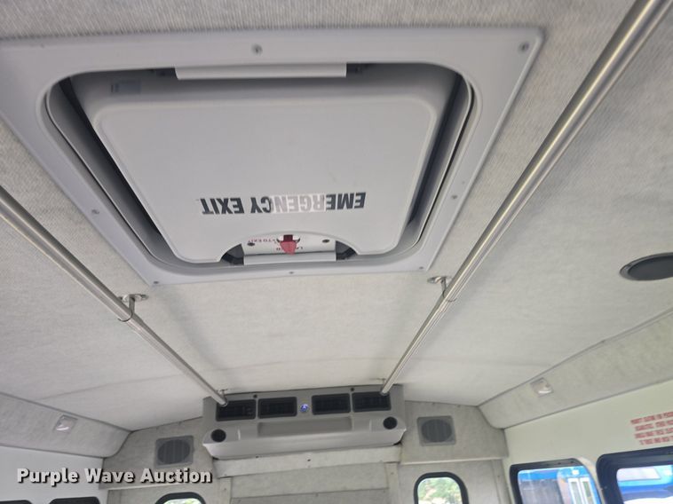 image for item DQ4426 2018 Senator II ST69941C shuttle bus