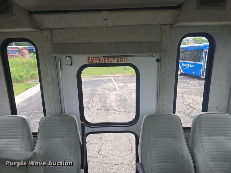 image for item DQ4426 2018 Senator II ST69941C shuttle bus