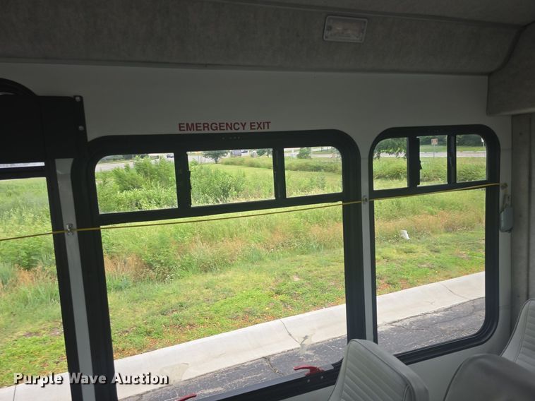 image for item DQ4426 2018 Senator II ST69941C shuttle bus