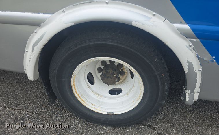 image for item DQ4426 2018 Senator II ST69941C shuttle bus