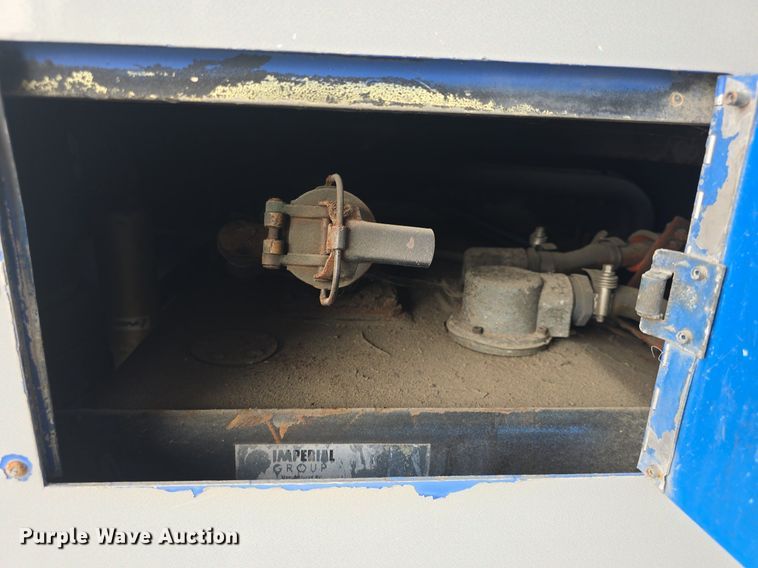 image for item DQ4427 2006 Gillig shuttle bus