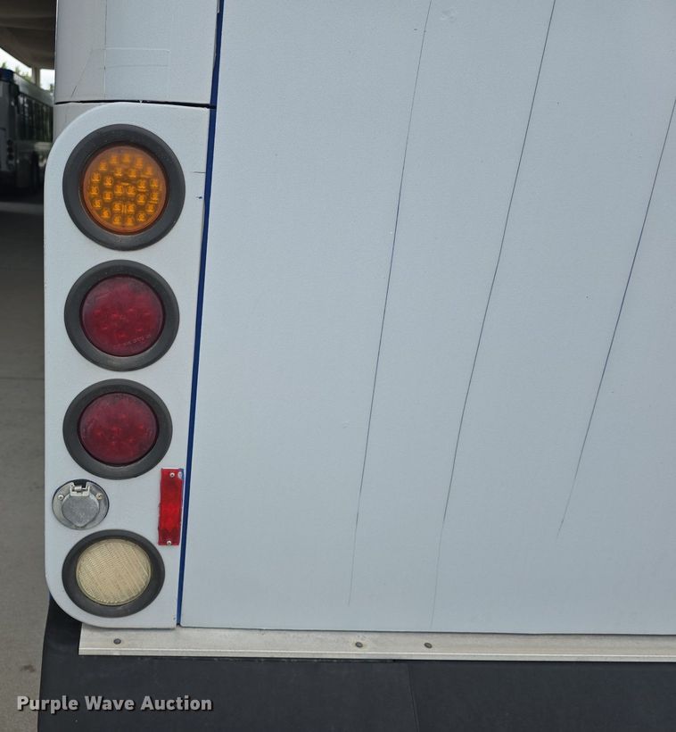 image for item DQ4427 2006 Gillig shuttle bus