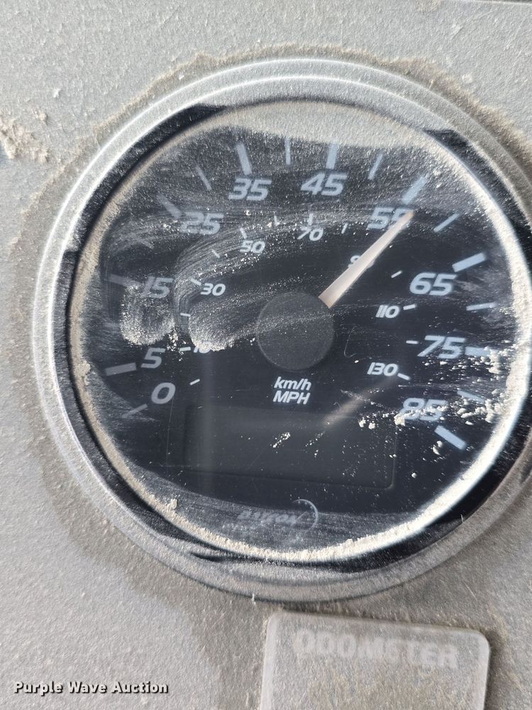 image for item DQ4427 2006 Gillig shuttle bus