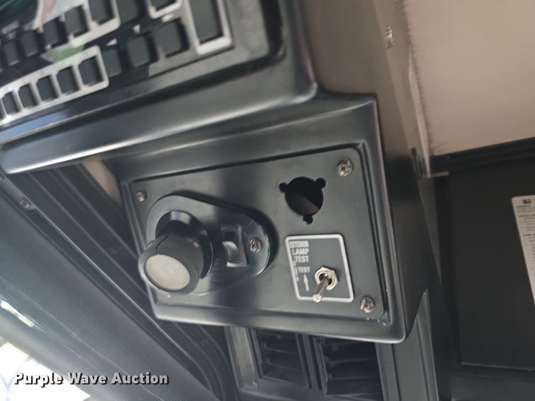 image for item DQ4427 2006 Gillig shuttle bus