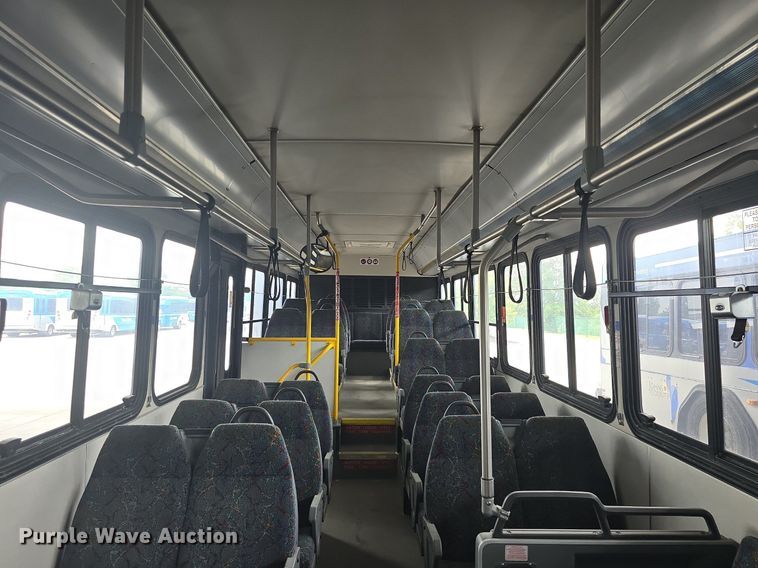 image for item DQ4427 2006 Gillig shuttle bus