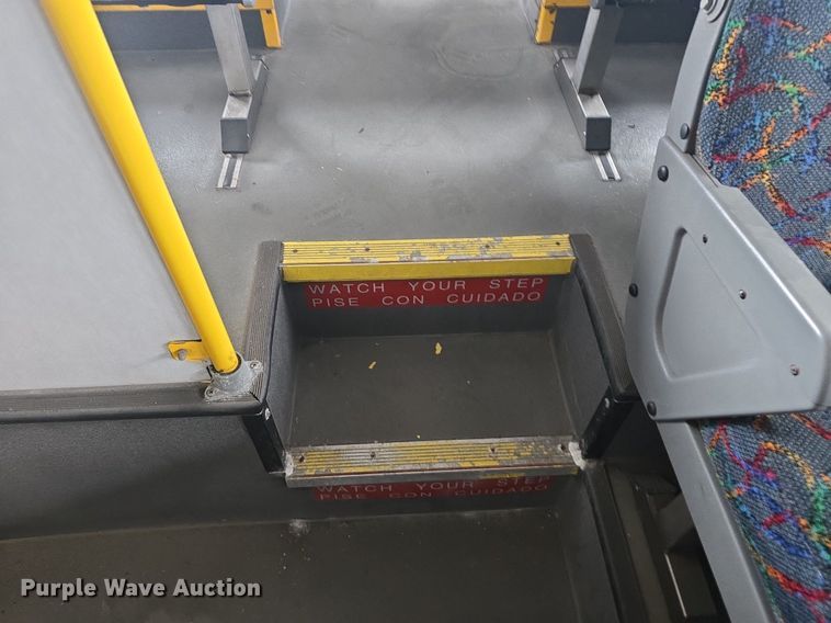 image for item DQ4427 2006 Gillig shuttle bus