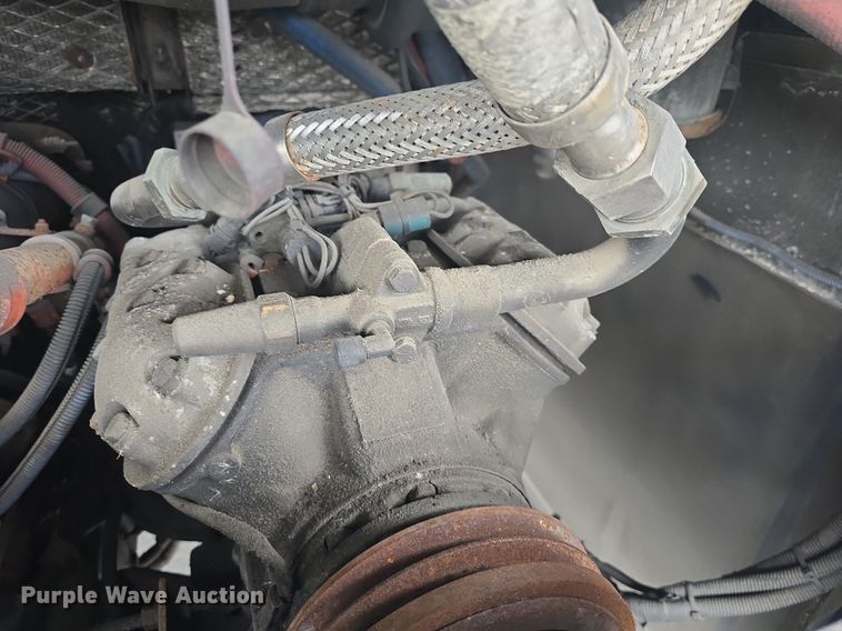 image for item DQ4427 2006 Gillig shuttle bus