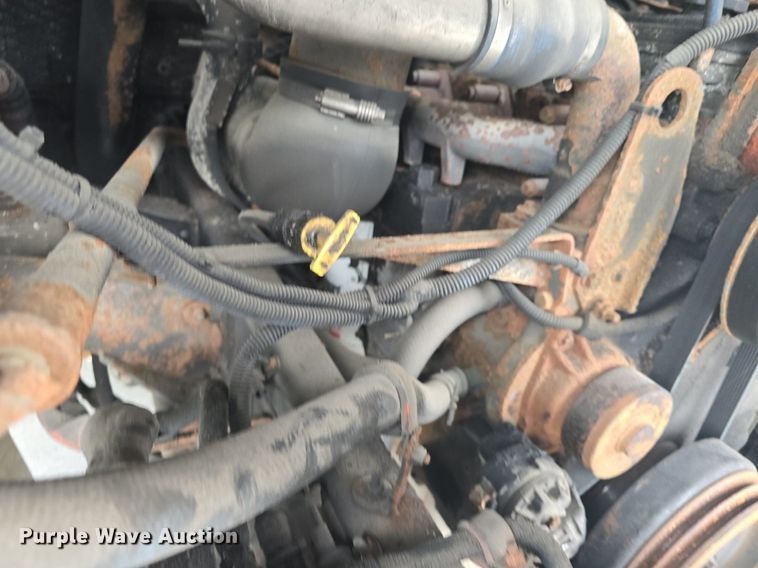 image for item DQ4427 2006 Gillig shuttle bus