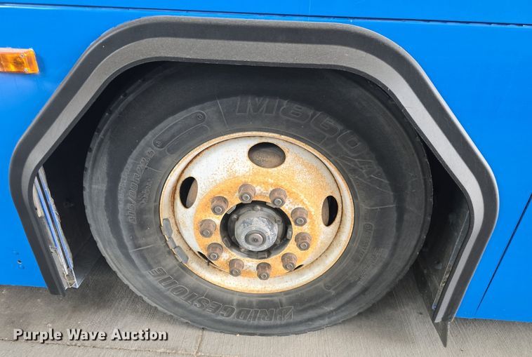 image for item DQ4427 2006 Gillig shuttle bus