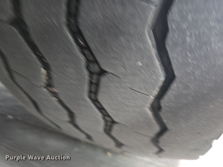 image for item DQ4427 2006 Gillig shuttle bus