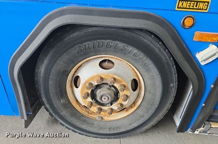 image for item DQ4427 2006 Gillig shuttle bus