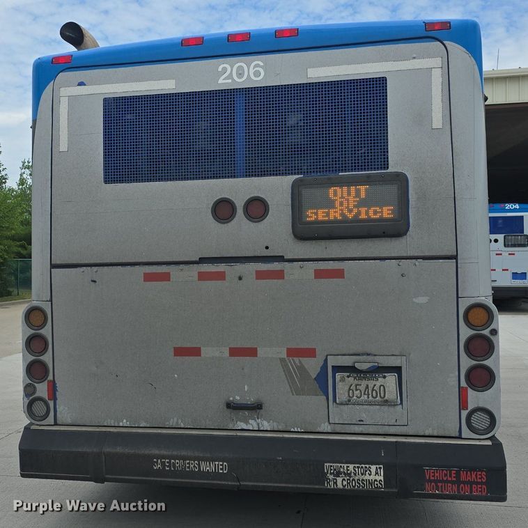 image for item DQ4429 2006 Gillig shuttle bus