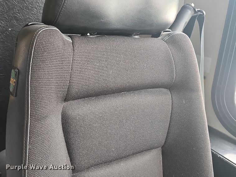 image for item DQ4429 2006 Gillig shuttle bus