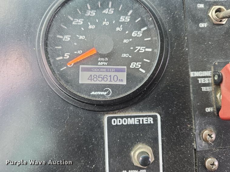 image for item DQ4429 2006 Gillig shuttle bus